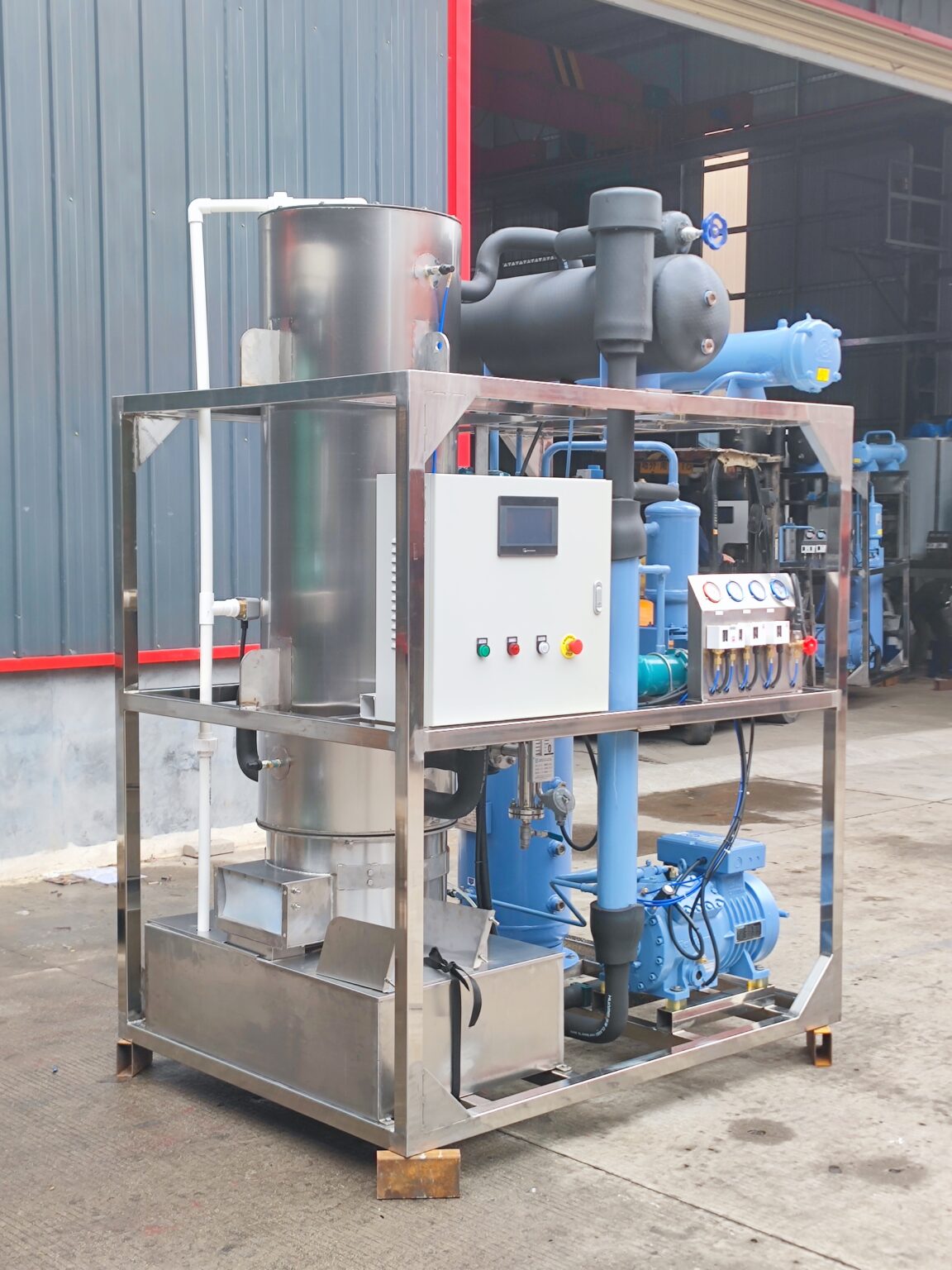 3吨水冷莱富康侧面