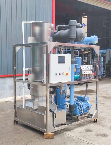 3吨水冷莱富康侧面